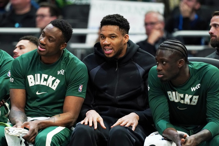 九游下载中心-Shams：字母哥目标是三兄弟一起登场 创NBA历史！