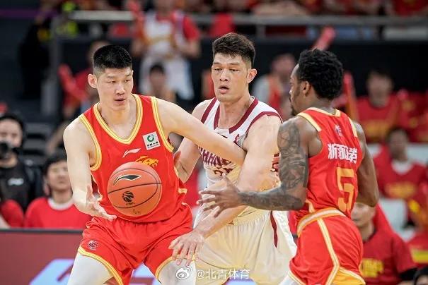 九游下载中心-北青：比赛开始，孙铭徽攻防两端就带队打出小高潮强势反超
